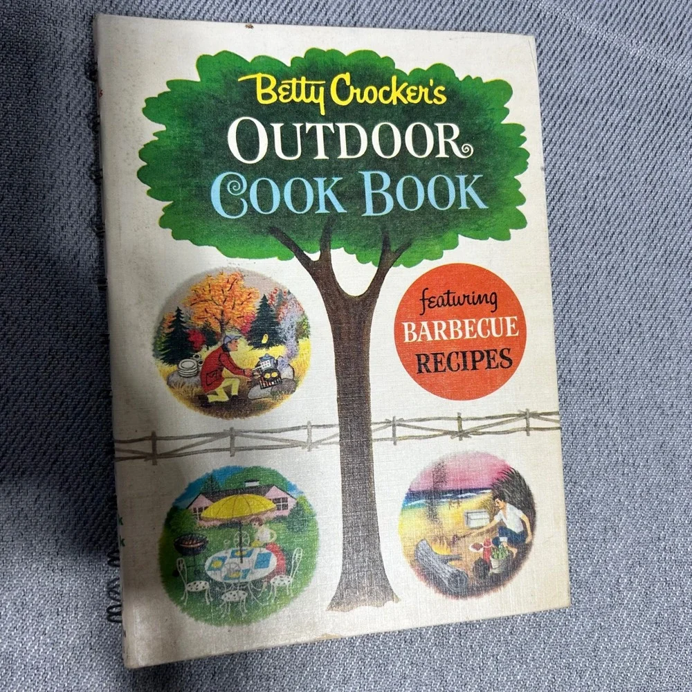 Betty Crocker Vintage Outdoor Cook Book Set 2pc Red White Barbecue Recipes